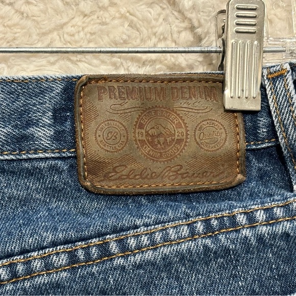 Eddie Bauer Men’s 33x30 Premium Denim Classic Fit Jeans - Picture 3 of 4